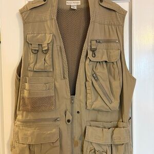 Banana Republic Khaki Multi-Pocket Vest—vintage perfect condition
